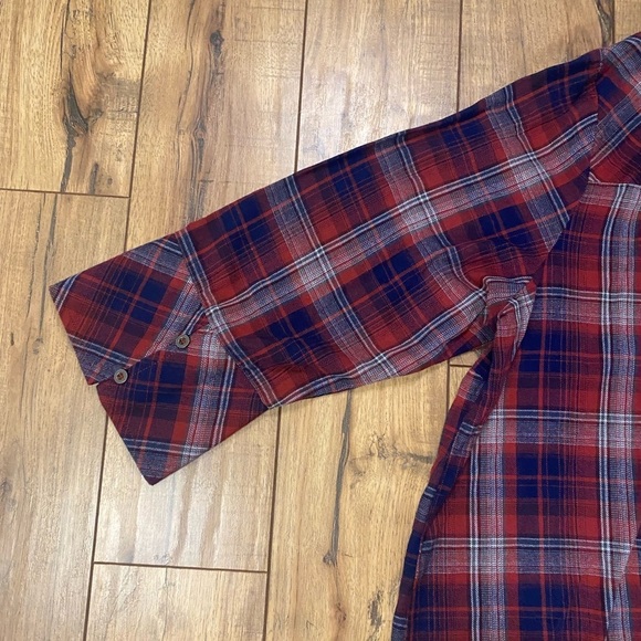 B Skies Are Blue Red and Blue Plaid 3/4 Sleeve Tie Front V Neck Shirt Size 2X - Picture 8 of 15